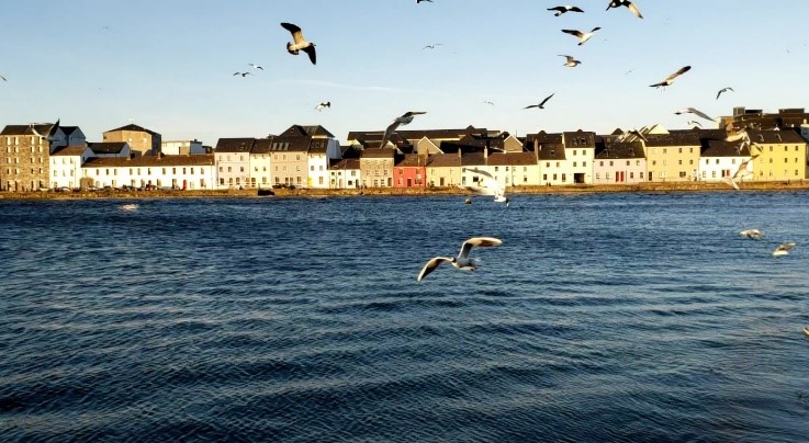 Hafenansicht von Galway, Irland